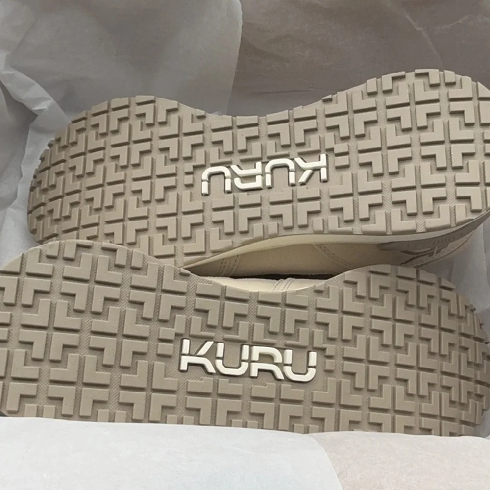 KURU APOGEE Retro‎ Sand-Ecru Athletic Shoes size 8M